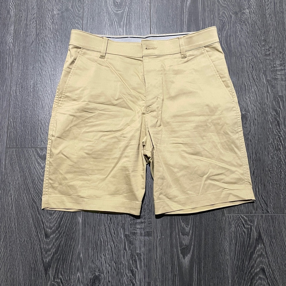 New Men’s Nike Golf Shorts Size 32